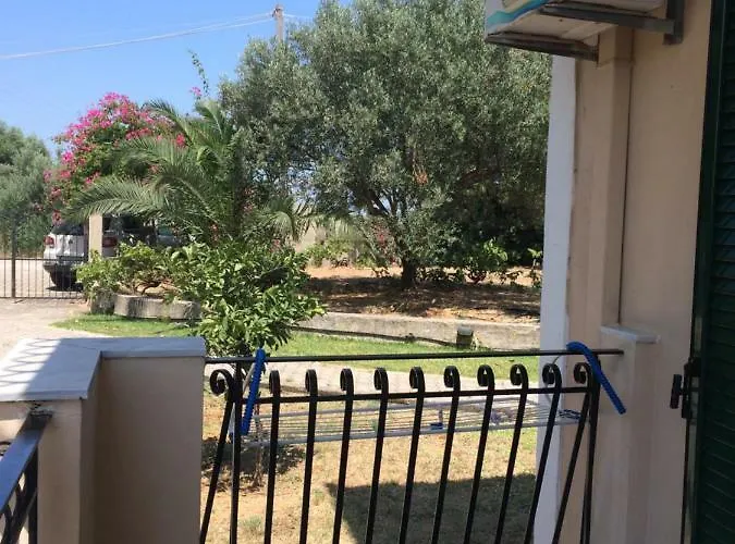 Koukounaries 아파트